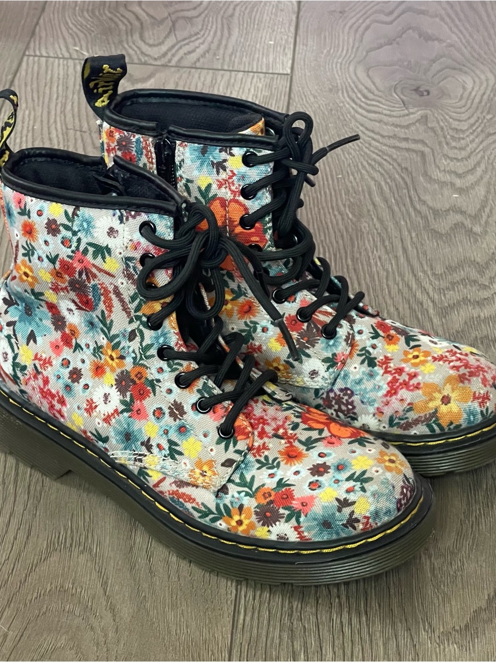 Dr Martens Wanderflower 1460 Youth Size 3 Taupe Floral Canvas Combat Boots